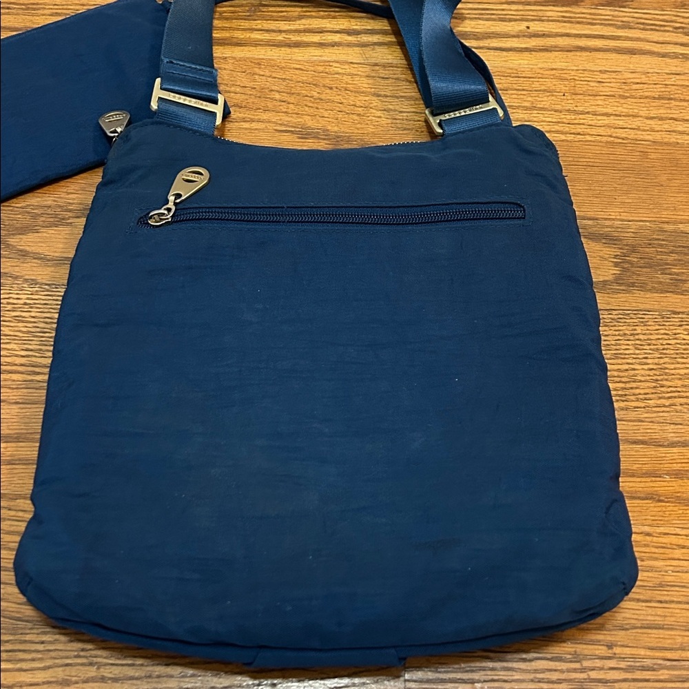 Baggallini Crossbody Bag Blue Travel with Change Purse - Picture 8 of 8